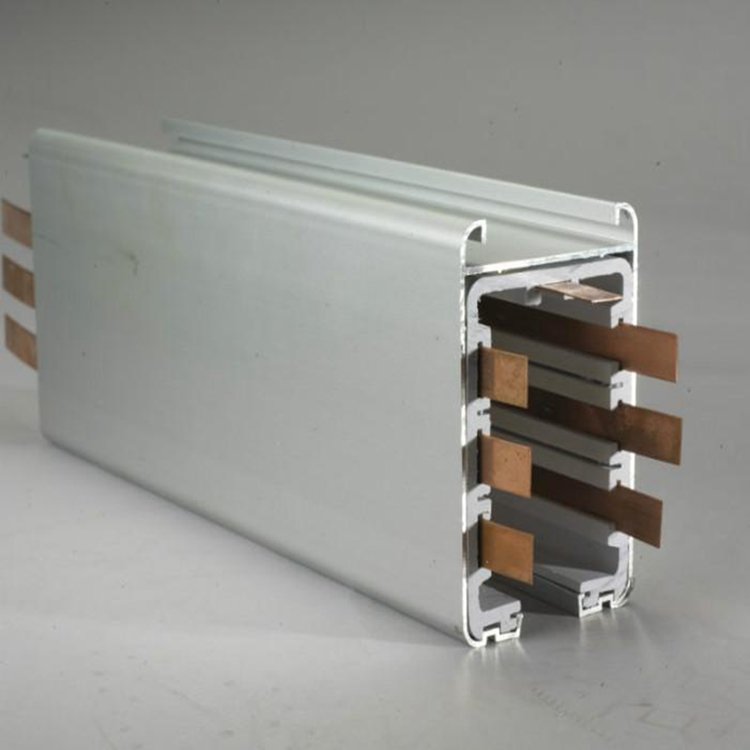 照明式母线槽在学校照明中的优势与应用——以2200A/4P5P为例